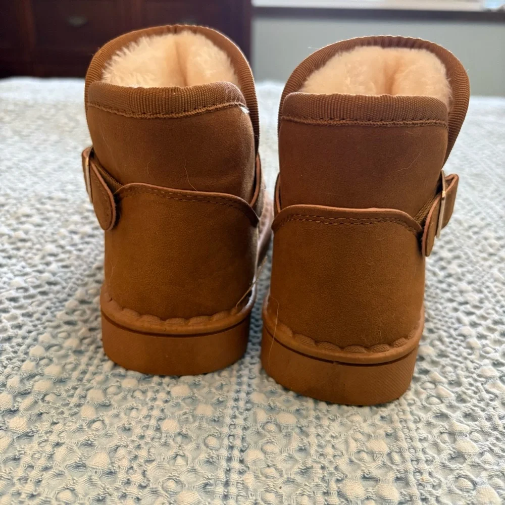 Cozy Tan Toddler Girl Ankle Boots sz 11T
